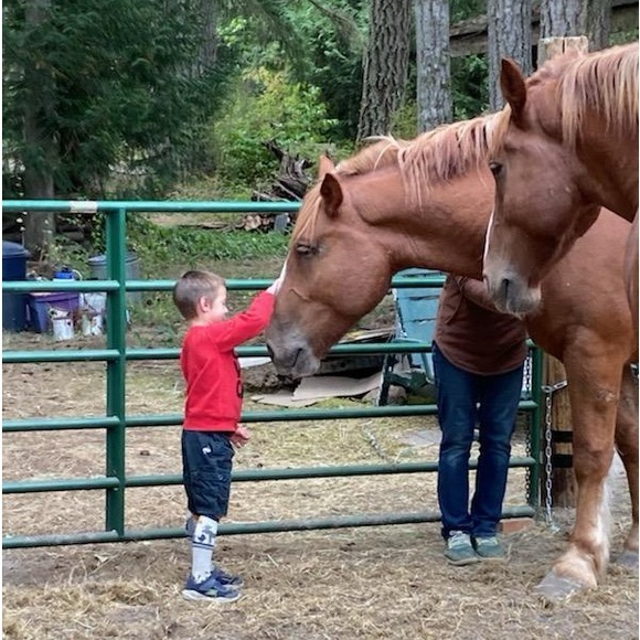 🚨🚨 Katie Grace is Live 🖤🤘🏼🌲🏔️🥾🌙 - Picture 3 of 13